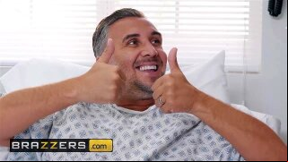 Brazzers - Doctors Adventure - Alexis Fawx Keiran Lee - Fuck the Pain Away