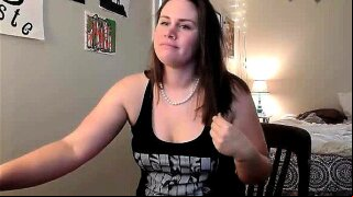Curvy Webcam Slut Fingering Her Pussy