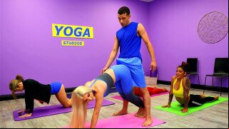 ► Stretching Skylar Out Starring Skylar Vox - Brazzers HD