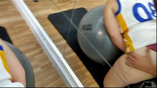 ME FOLLA Y CHUPO SU POLLA EN EL GIMNASIO DE LA UNIVERSIDAD(PARTE 1)