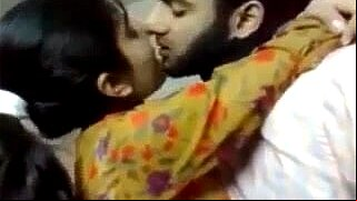 Pakistani guy Molvi kisses girlfriend
